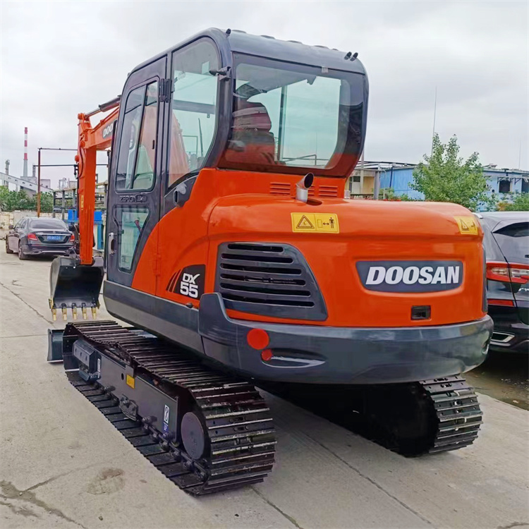 0.21 m3 Bucket Capacity Doosan DX55 Crawler Chain Excavator in Korea with Strong Power