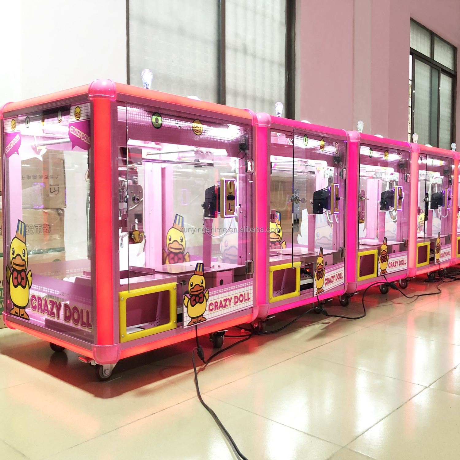Coin Operated Magic Cube Crane Games Mini Claw Machine with and 114KG Capacity