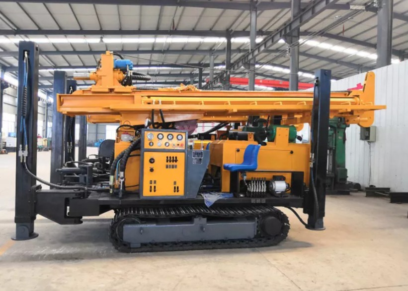 Diesel Engine 91kw Water Well Driling Rig Hydraulic Track Walking
