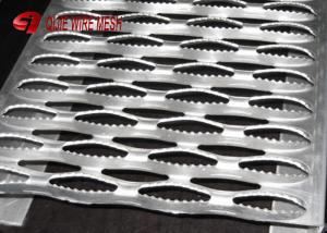 Quality Traction Aluminum Bar Galvanized Steel Grating Stair Treads , Perforated Grip Strut Treads for sale