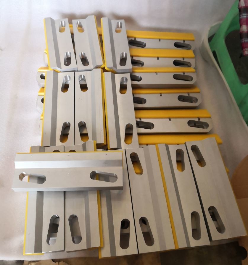 200mm Long Completed Holder Aluminium Extruded Profiles