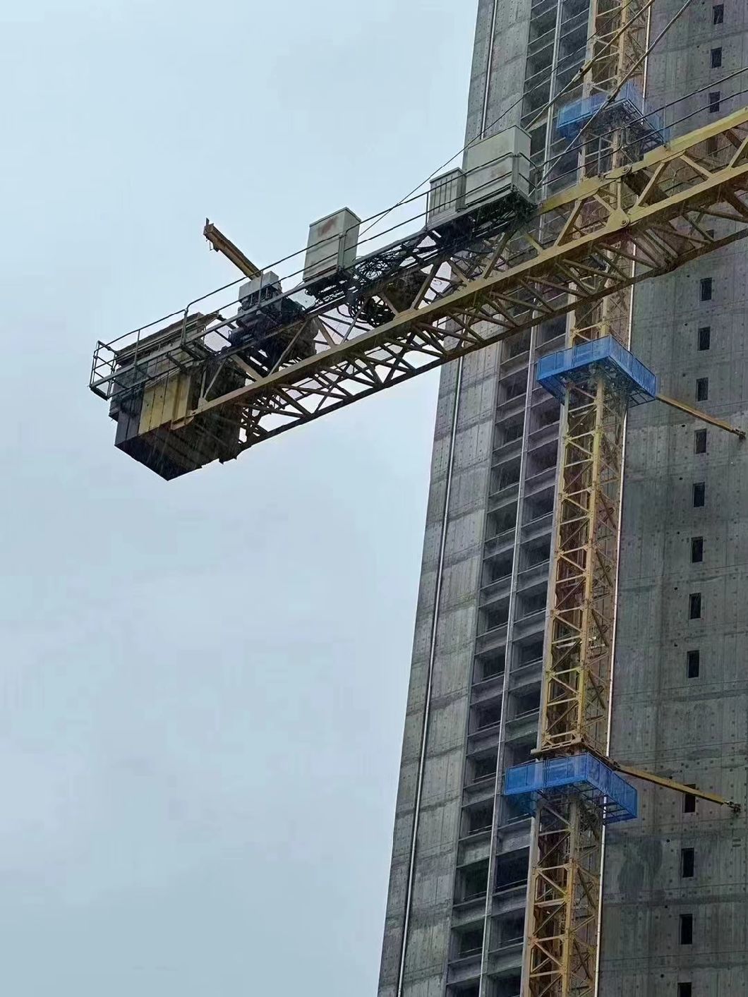 in 2015, The Second-Hand Tower Crane Sales Conditions Are Good, The Price Is Good 7030-16