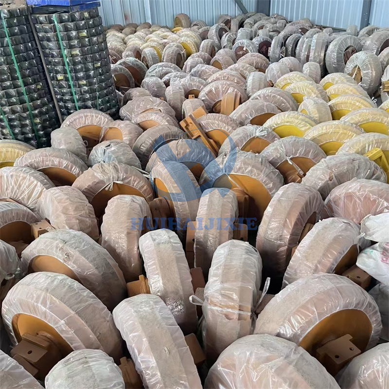 Construction Machinery Parts Idler Assembly 2073000161 207-30-00161 for PC300 PC308 PC340 PC350 PC360