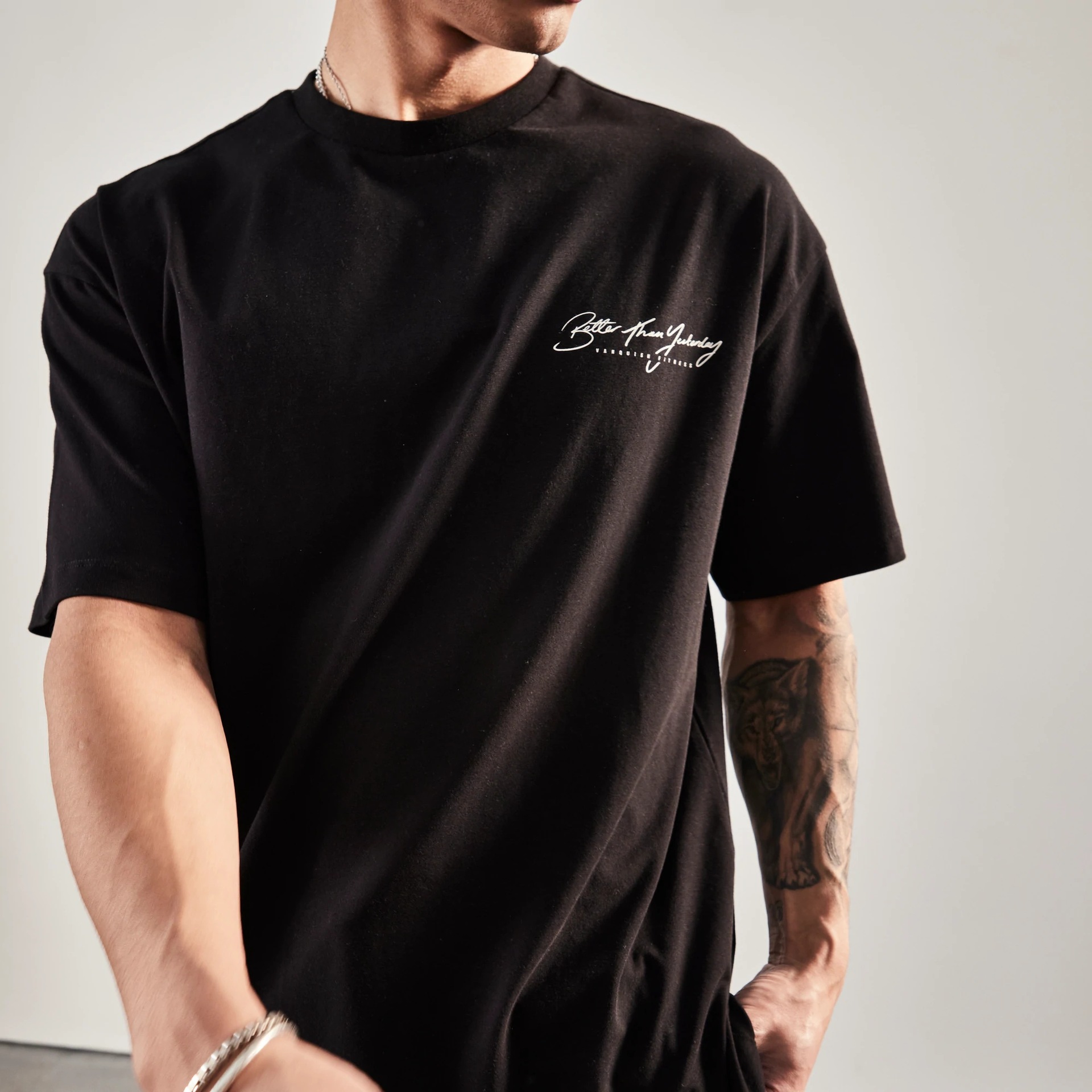 2023 Cotton Men's Oversized T-Shirt with Moisture Wicking Technology and O-Neck Collar