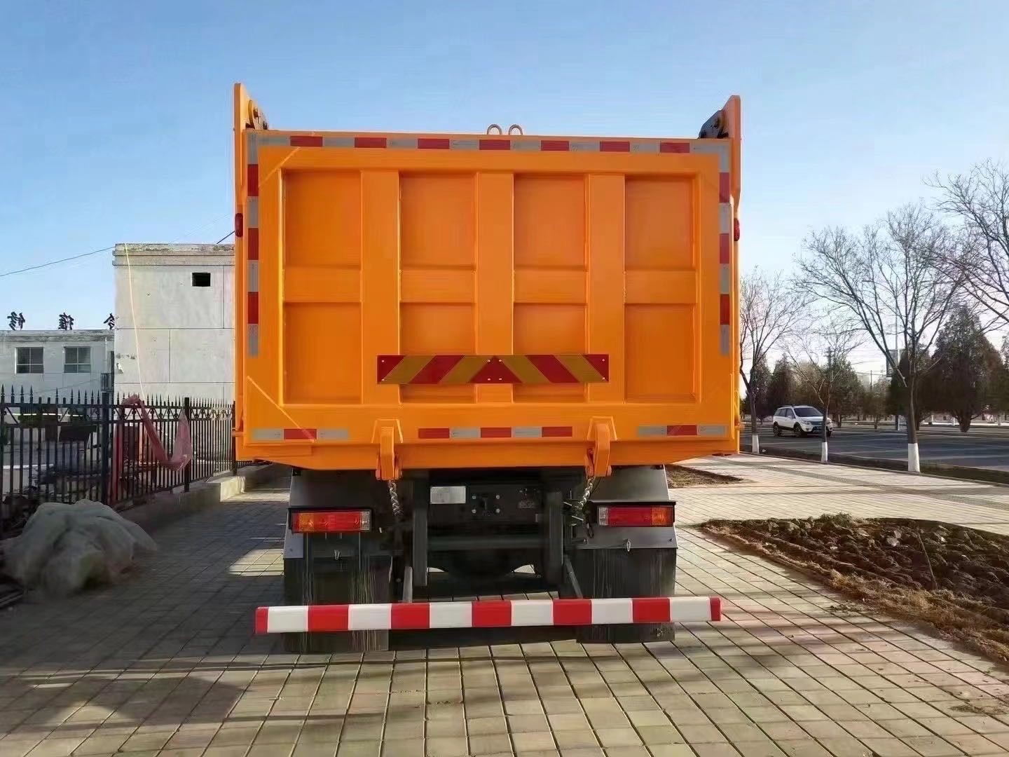 Used SHACMAN 510 hp dump Truck low price