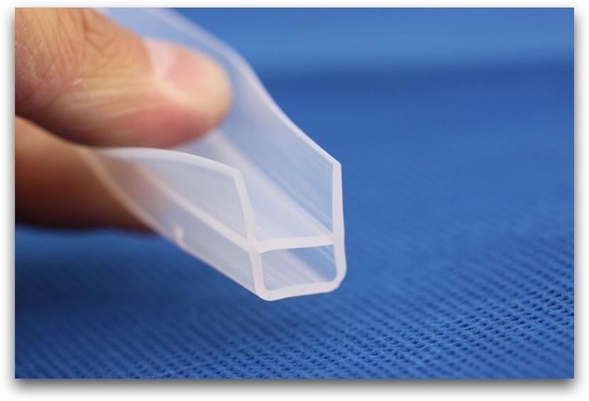Platinum Cured Silicone Seal Strip , Rubber Seal Extrusion Profiles Low Smoke