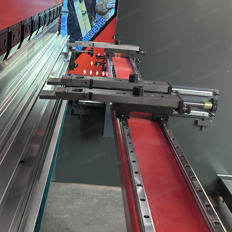 WE67K Delem DA58T 4+1 Axis CNC Metallugy Metal Progressing Bending Machine Hydraulic Press Brake