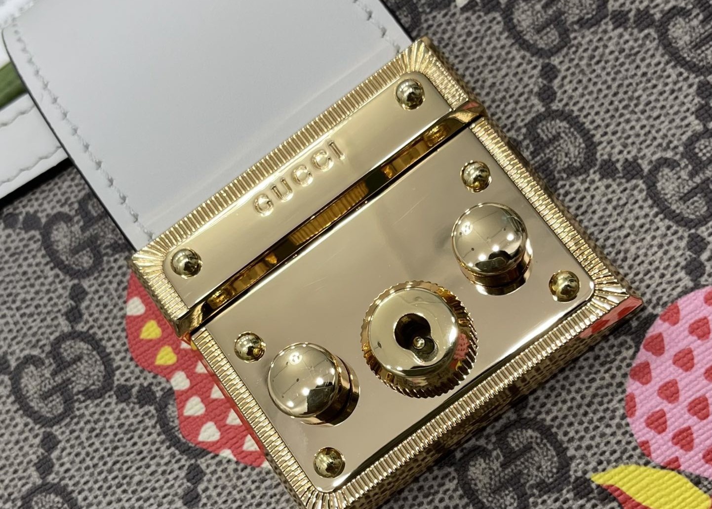 ODM Padlock Luxury Chain Bag 26cm Length embroidered Element