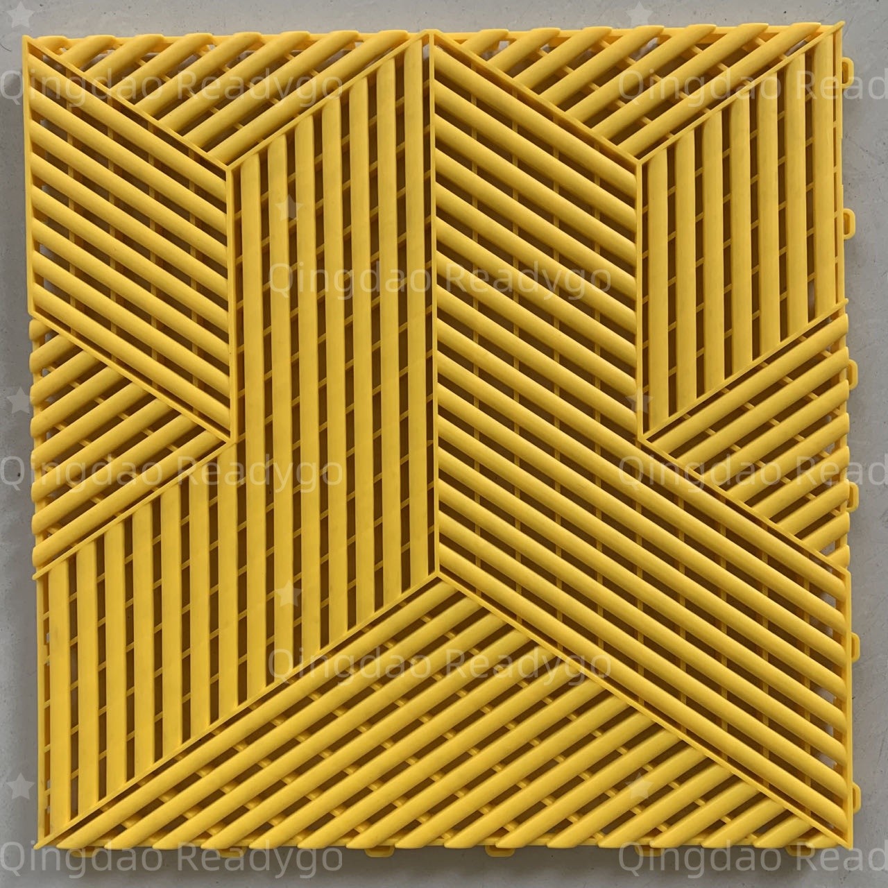 Waterproof Oil Resistant PP Garage Floor For Industrial Work Environments