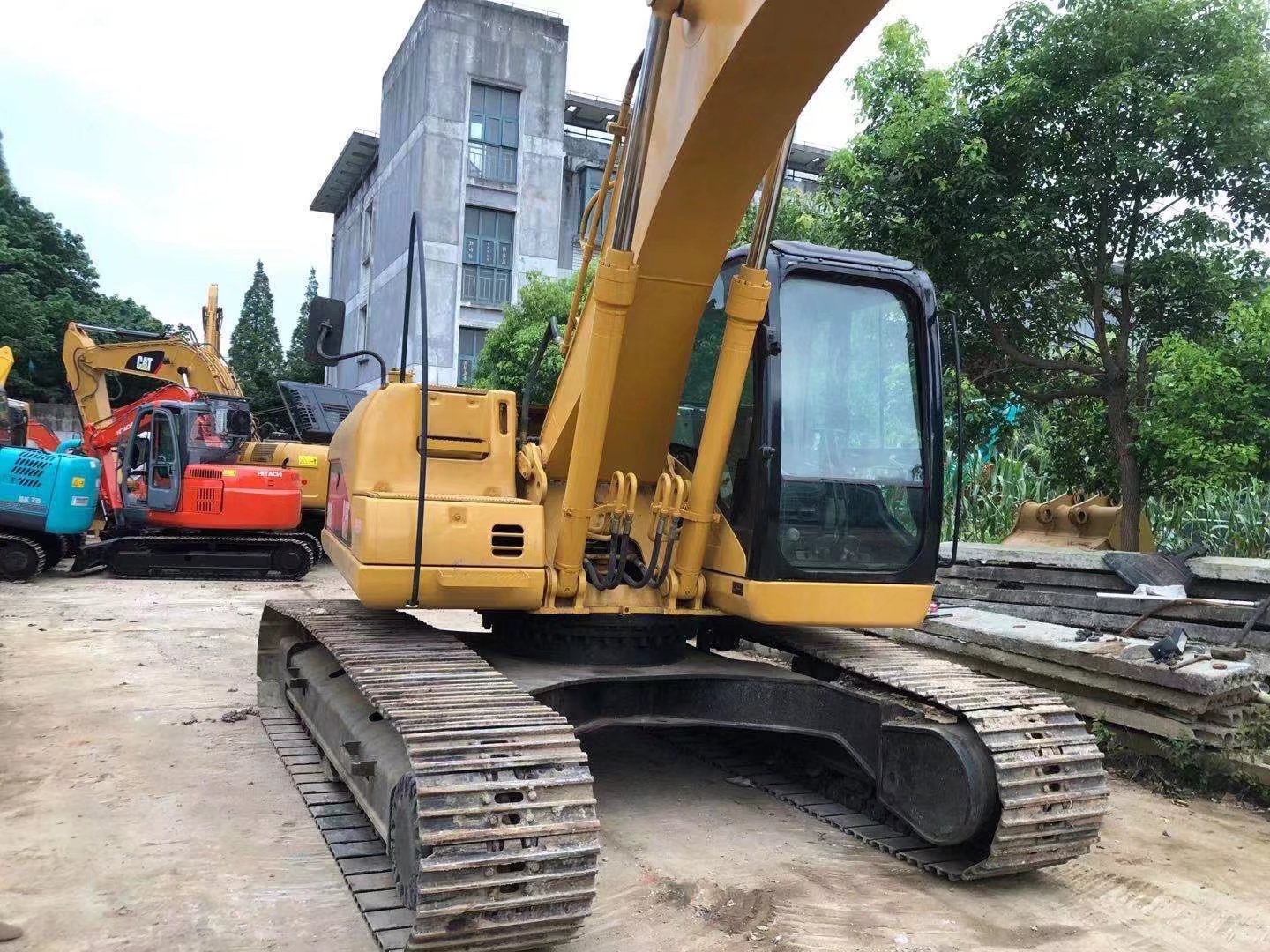 29250 KG Machine Weight Used Caterpillar 325D Excavator with Kawasaki Hydraulic Valve