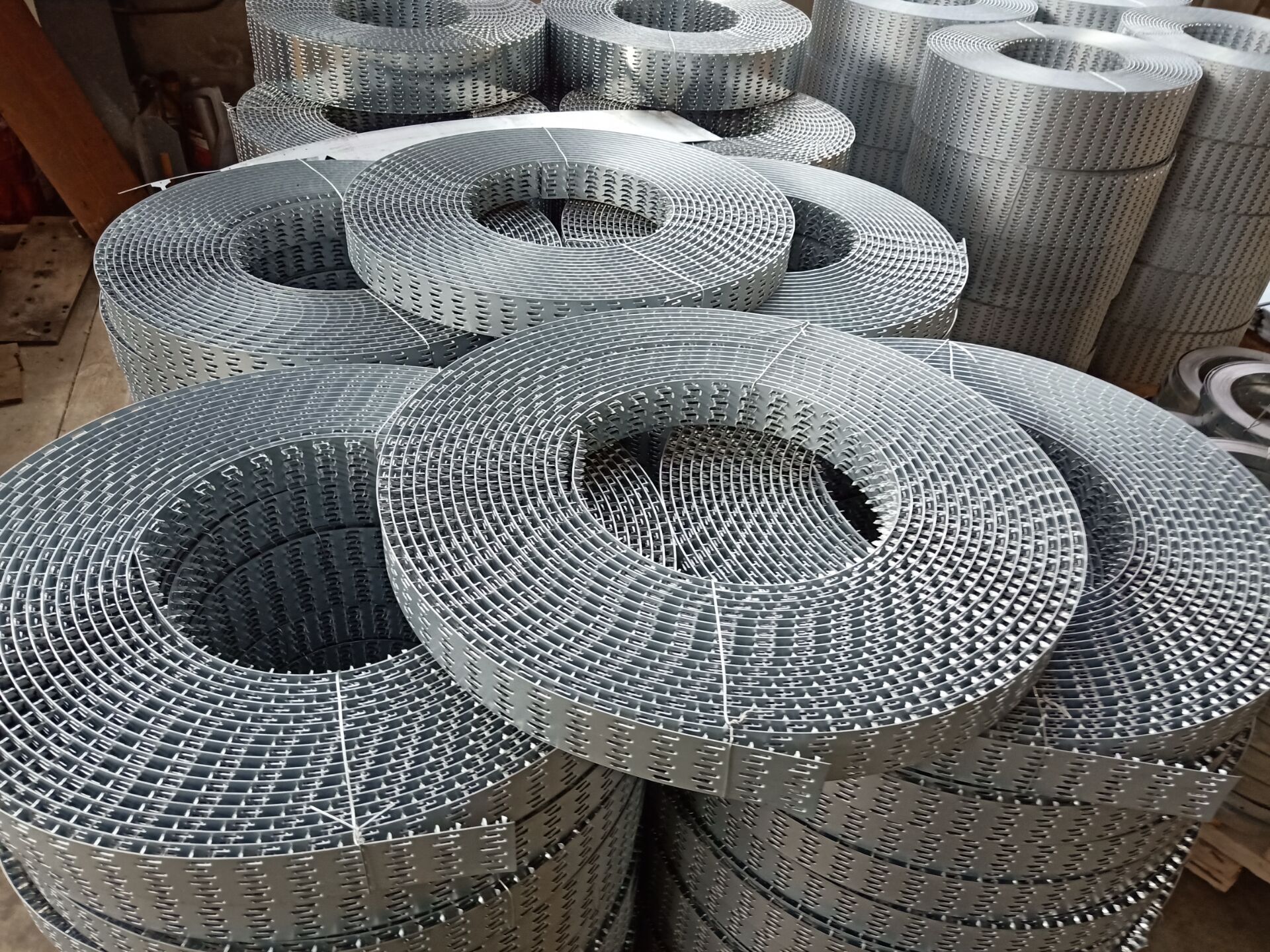Anti-Rust Galvanized Steel Mounting Brackets for Roofing Wood Connector Waterproof