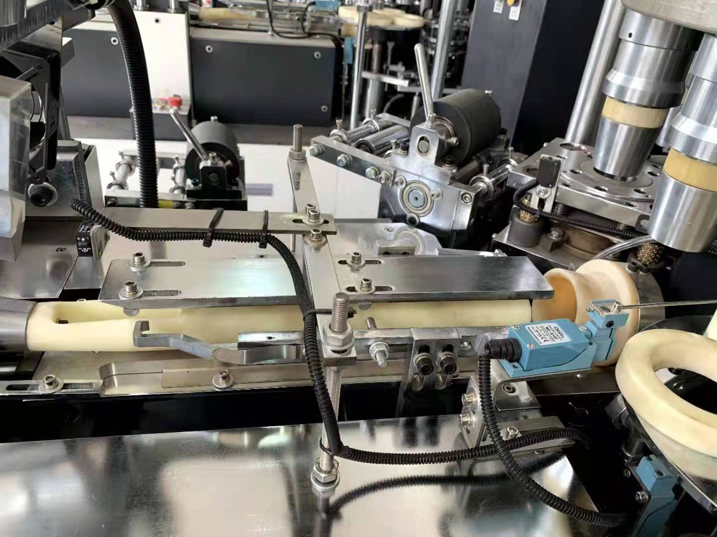 Open Cam One Plate Ultrasonic Disposable Paper Cup Forming Machine
