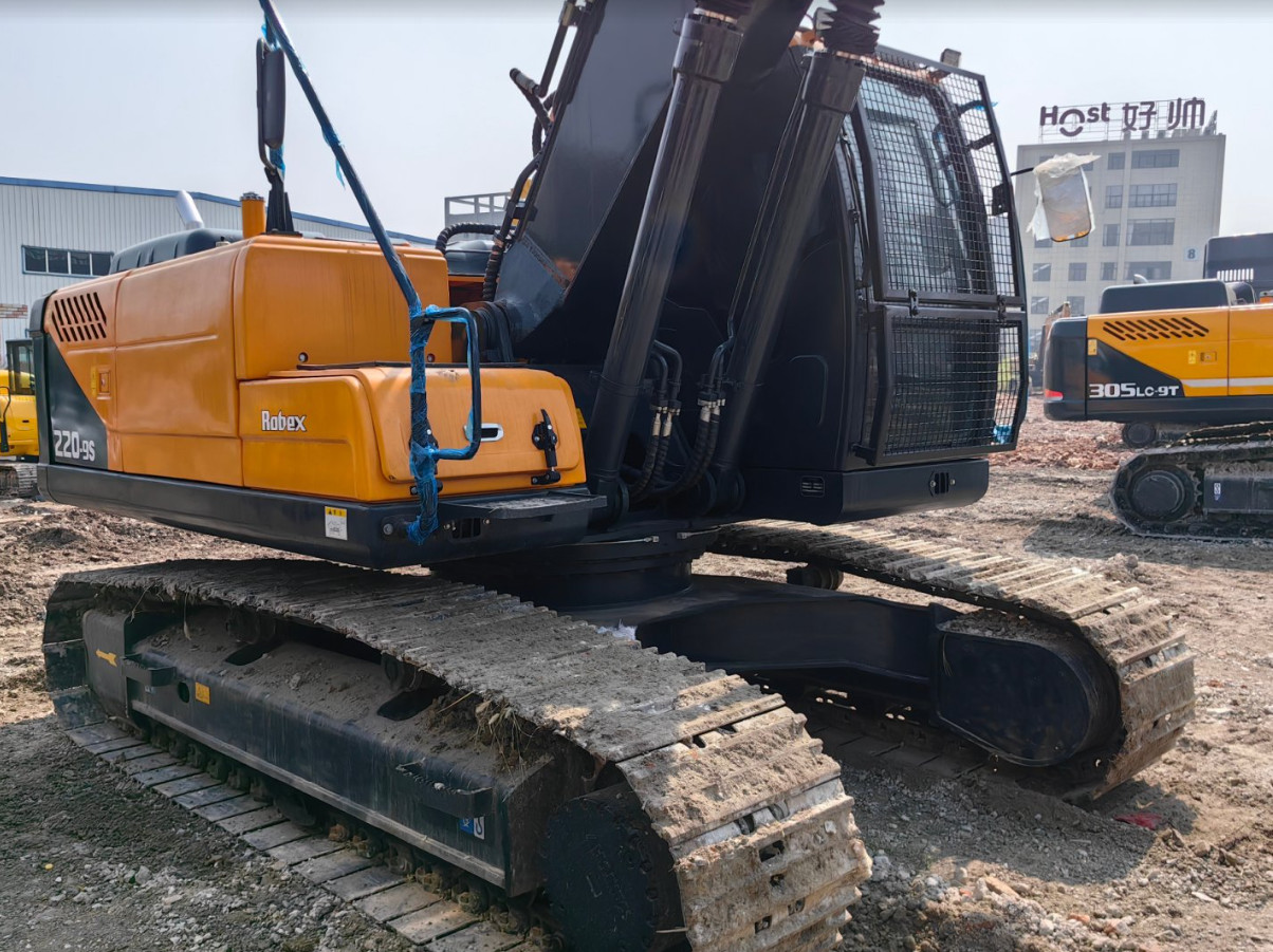 Korea Brand Hyundai 220LC Used Crawler Excavators Heavy Duty 22T Digger Machine