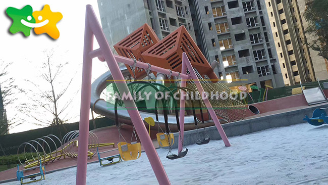 Hermit Crab Outdoor Play Structures Fiberglass Material UV Resistance For Public Places