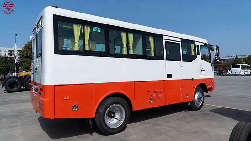 High Horsepower 125/2400 Customizable 19-30seats 4x4 6x6 Drive Diesel Off-Road Bus