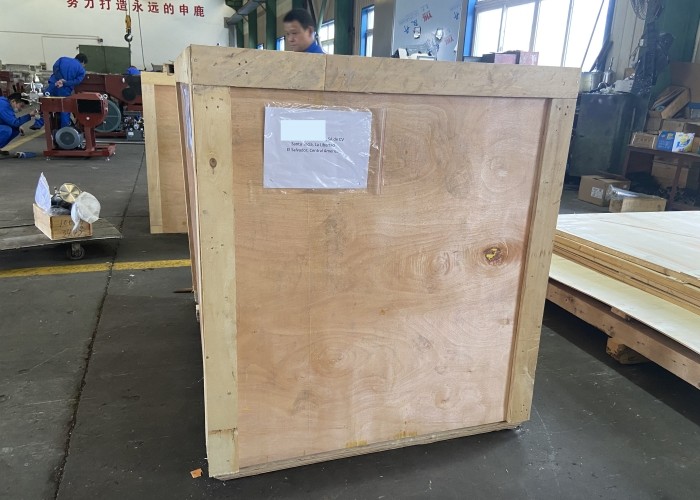 High Pressure Homogenizer 1000kg CIP For Lubricating Oil L-HM100 OR Mobil SHC627 ISOVG100