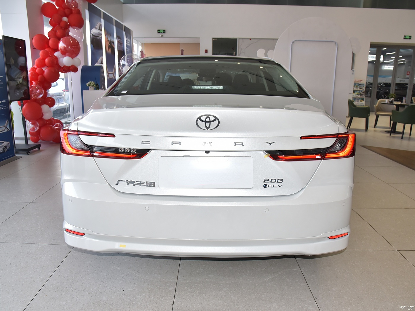 2024 Toyota Camry 2.0L Sports Plus Hybrid Sedan FWD Left-Hand Drive Single Motor 4915*1840*1450 for Chinese Markets