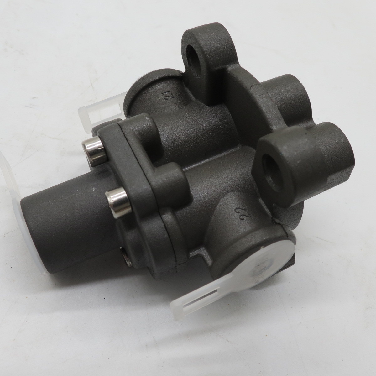 HOWO Parts--WG2203250003, double H valveSinotruk sinotruk HOWO spare parts with double H valve WG2203250003 gear box