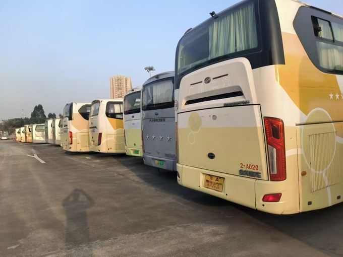 Used Coach Buses For Sale 46 Seats VIP Long Distance Passenger Transport 2 Doors Diesel 330hp