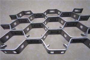 Quality Low Carbon / Stainless Steel Hexmesh Refractory Bending Tech for sale