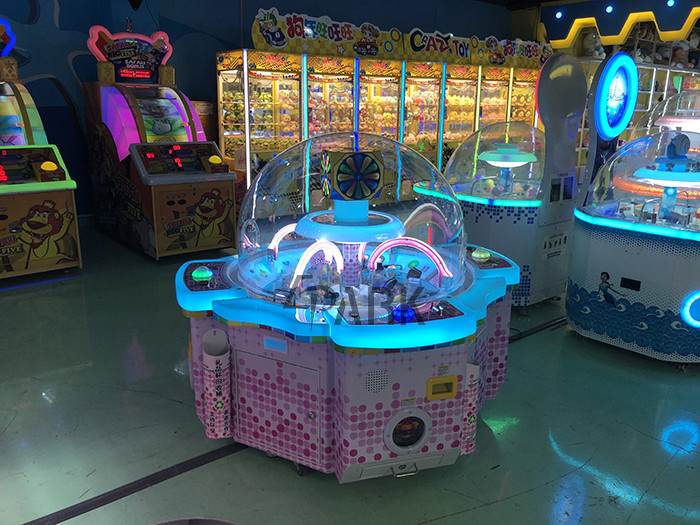 4 Players Boutique Claw Crane Machine / Mini Happy Theatre Crazy Toys Vending Machine