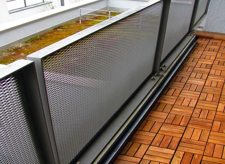 Standard (Raised) Expanded Metal – Anti-Skid and Great Corrosion Resistance