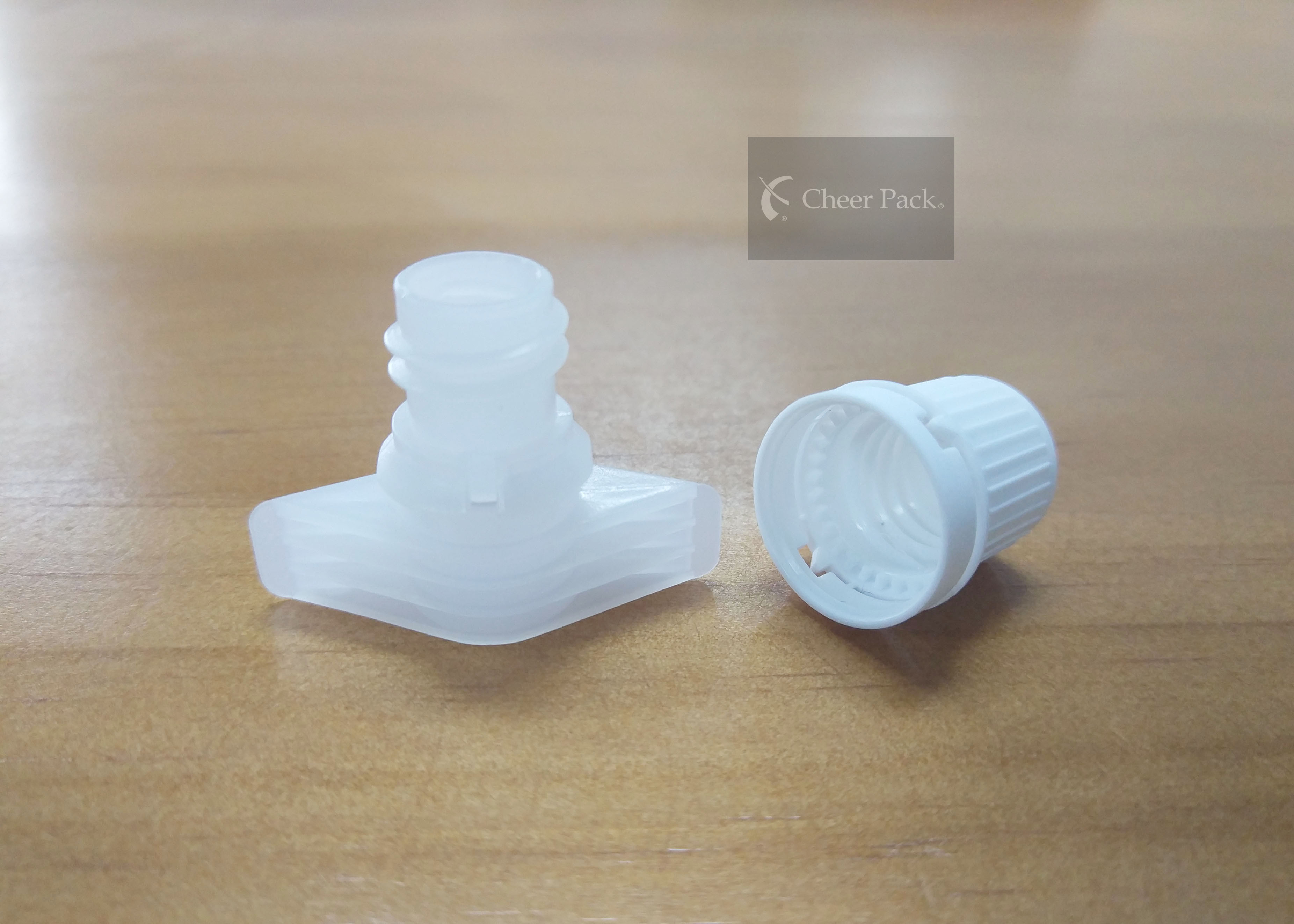 White Pour Spout Caps For Plastic Pouch Outer Diameter 1.16cm