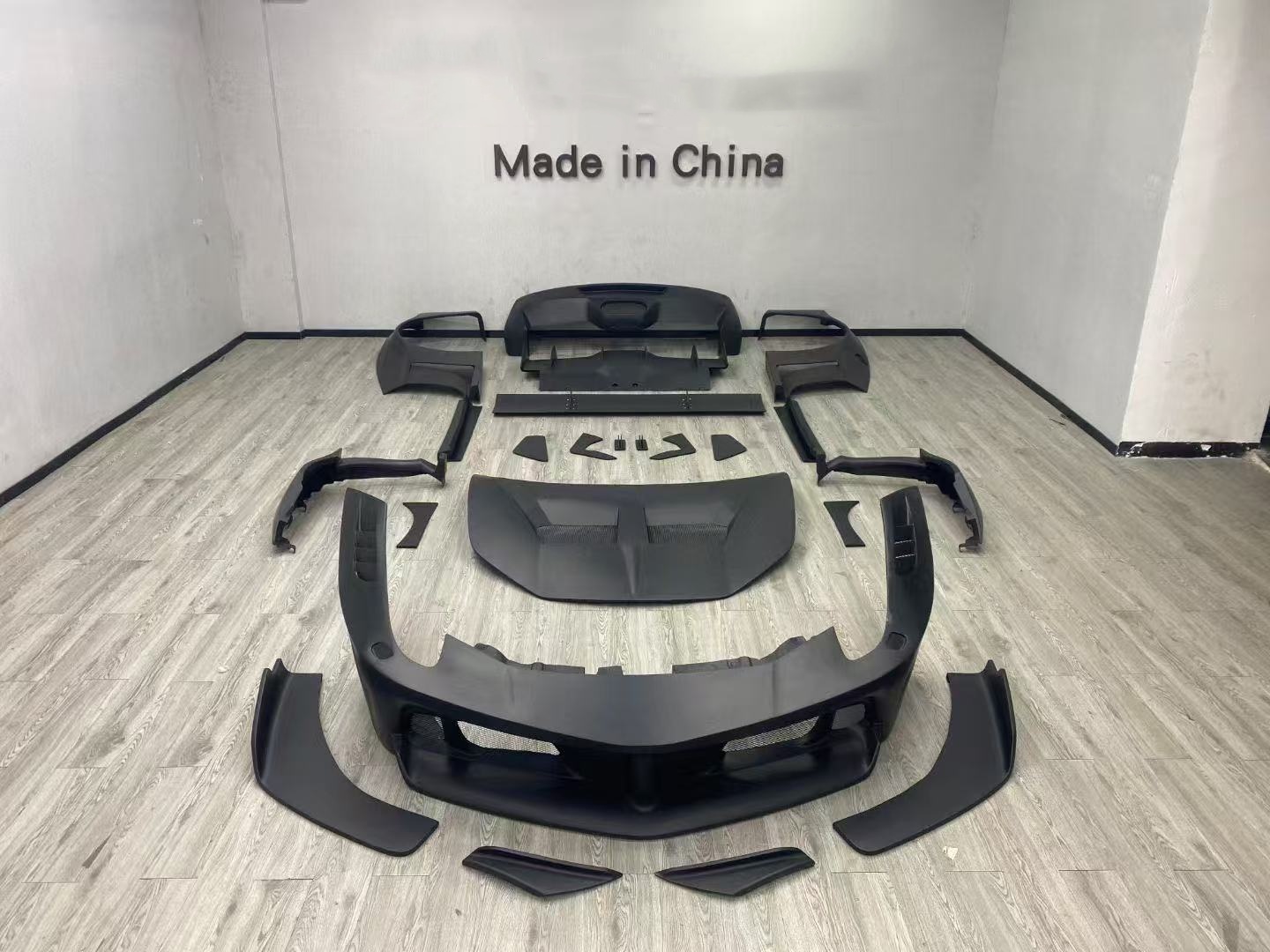 458 Ferrari Body Kit LB Style Front And Rear Bumper 2011 - 2014 Hood Spoiler For Car