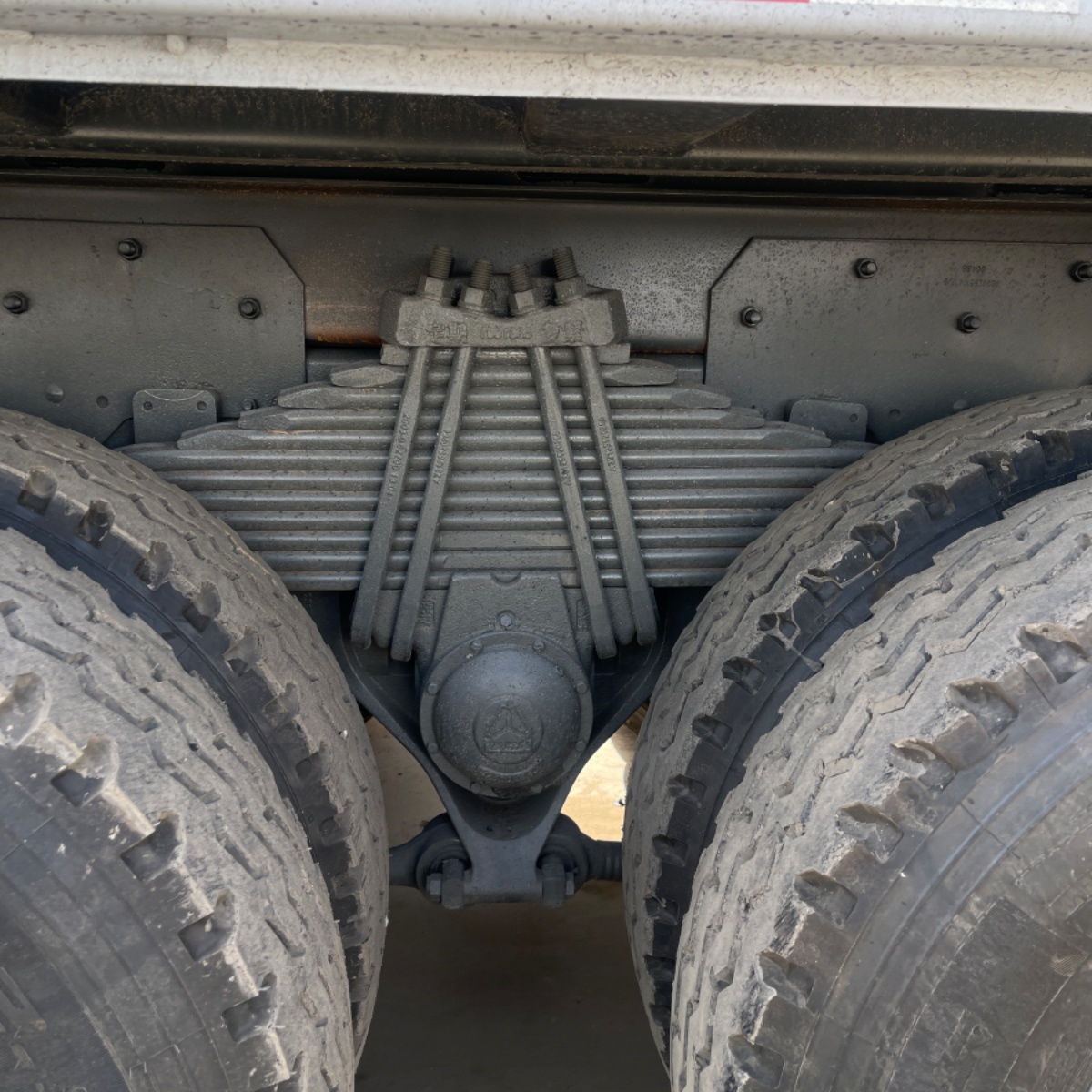 Left Rudder 375HP 10 Wheeler Sinotruk Dump Truck 30tons Second Hand 6x4 HOWO Tipper