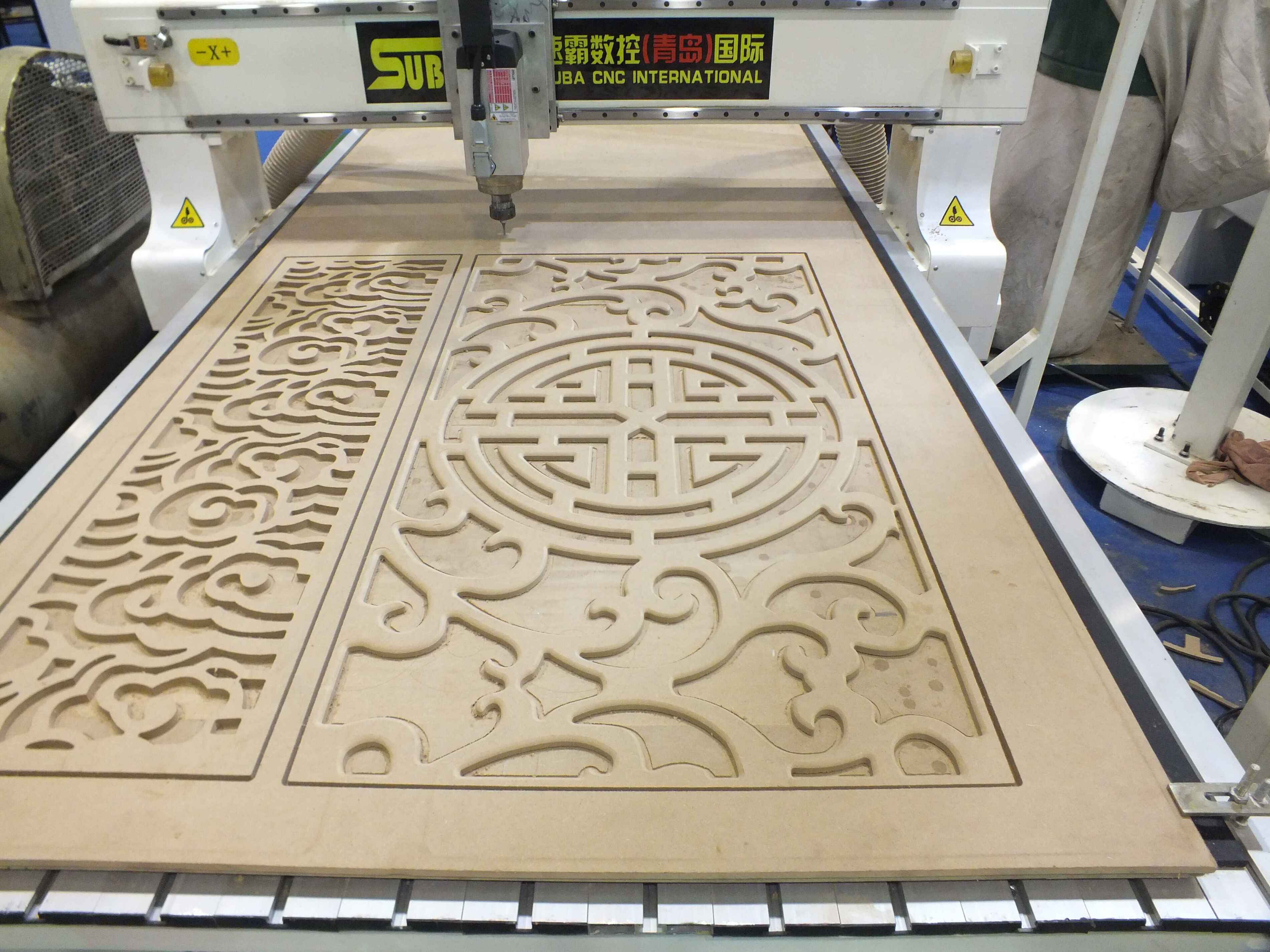 1325F-ML Solid Wood Cabinet Door Wood Carving CNC Screen Relief