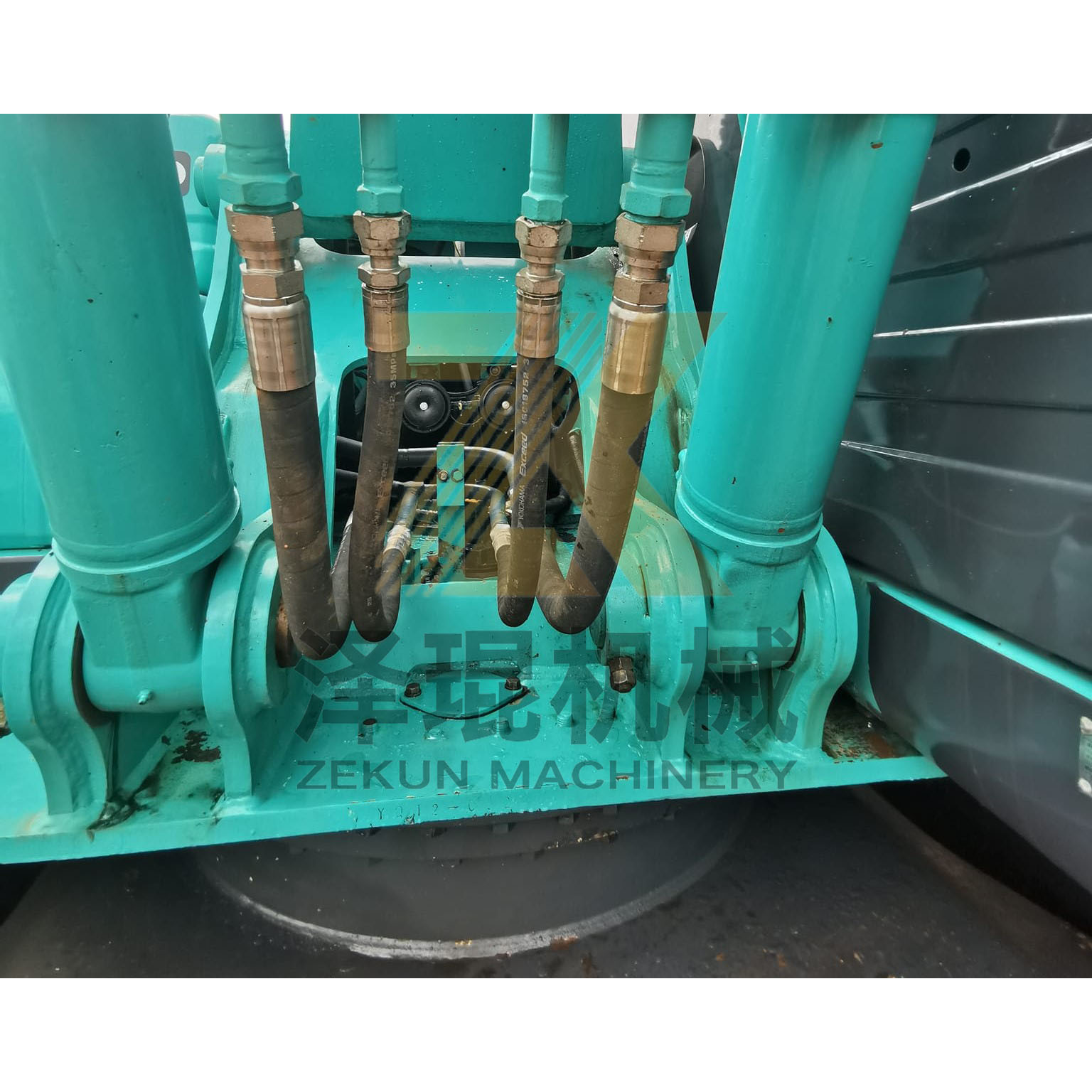 Used Kobelco SK200-8 Excavator with Hydraulic Valve at Low Price