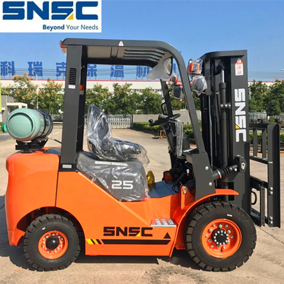 2.5ton Nissan Engine LPG Gasoline Side Shift S4500mm Mast Forklift Price