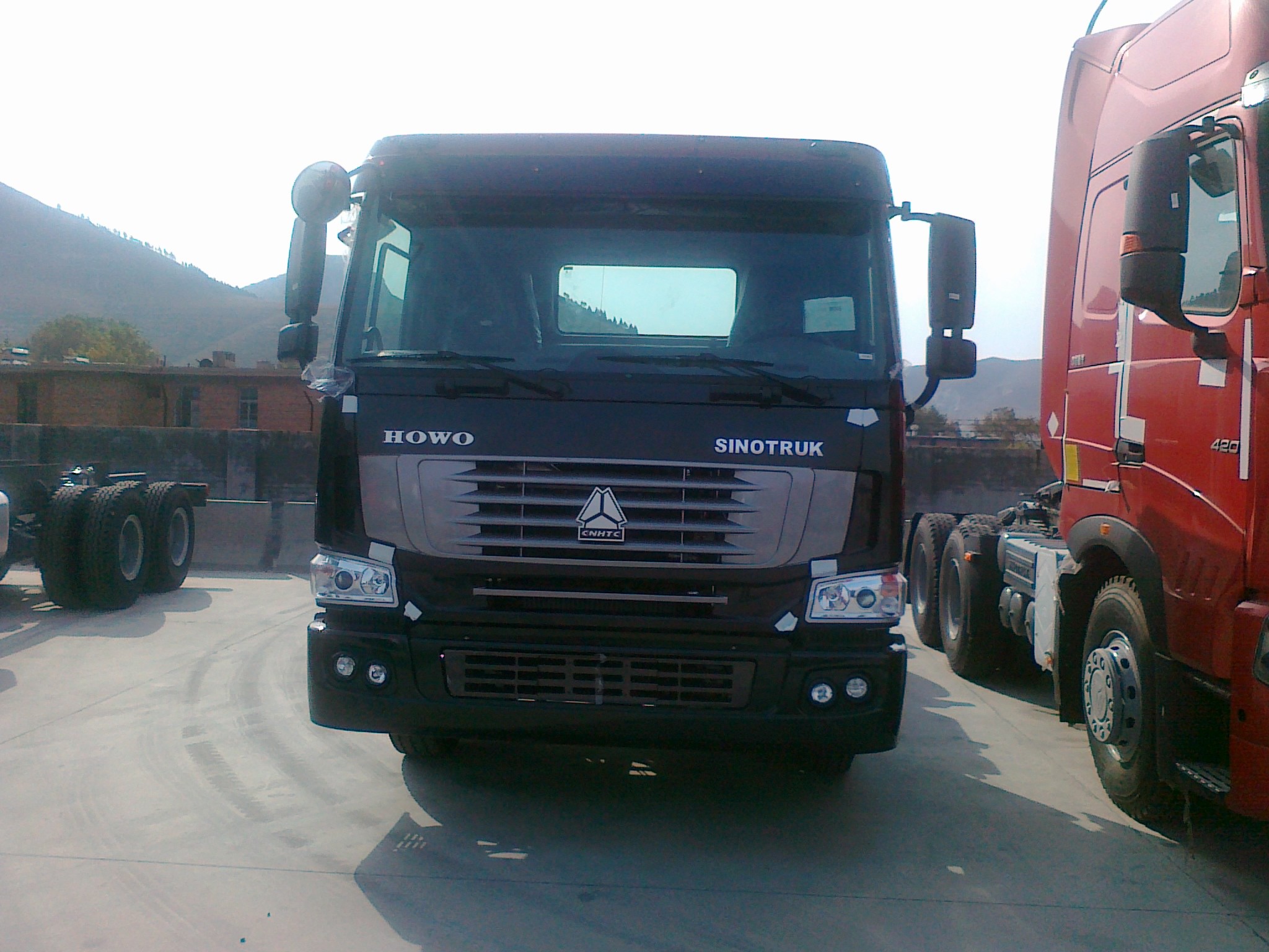 Low Fuel Consumption Tractor Head Trucks With High Roof Cab Tractor Truck