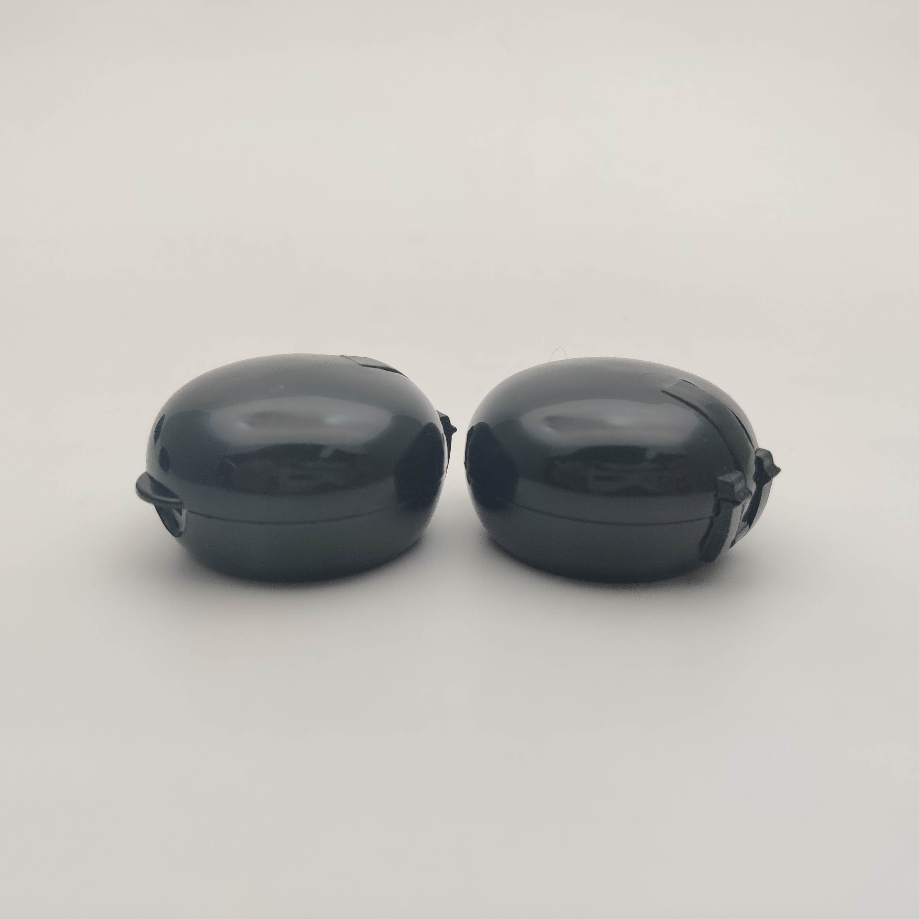 24 410 Ball Shape Plastic Flip Top Cap With Ribbed Closure