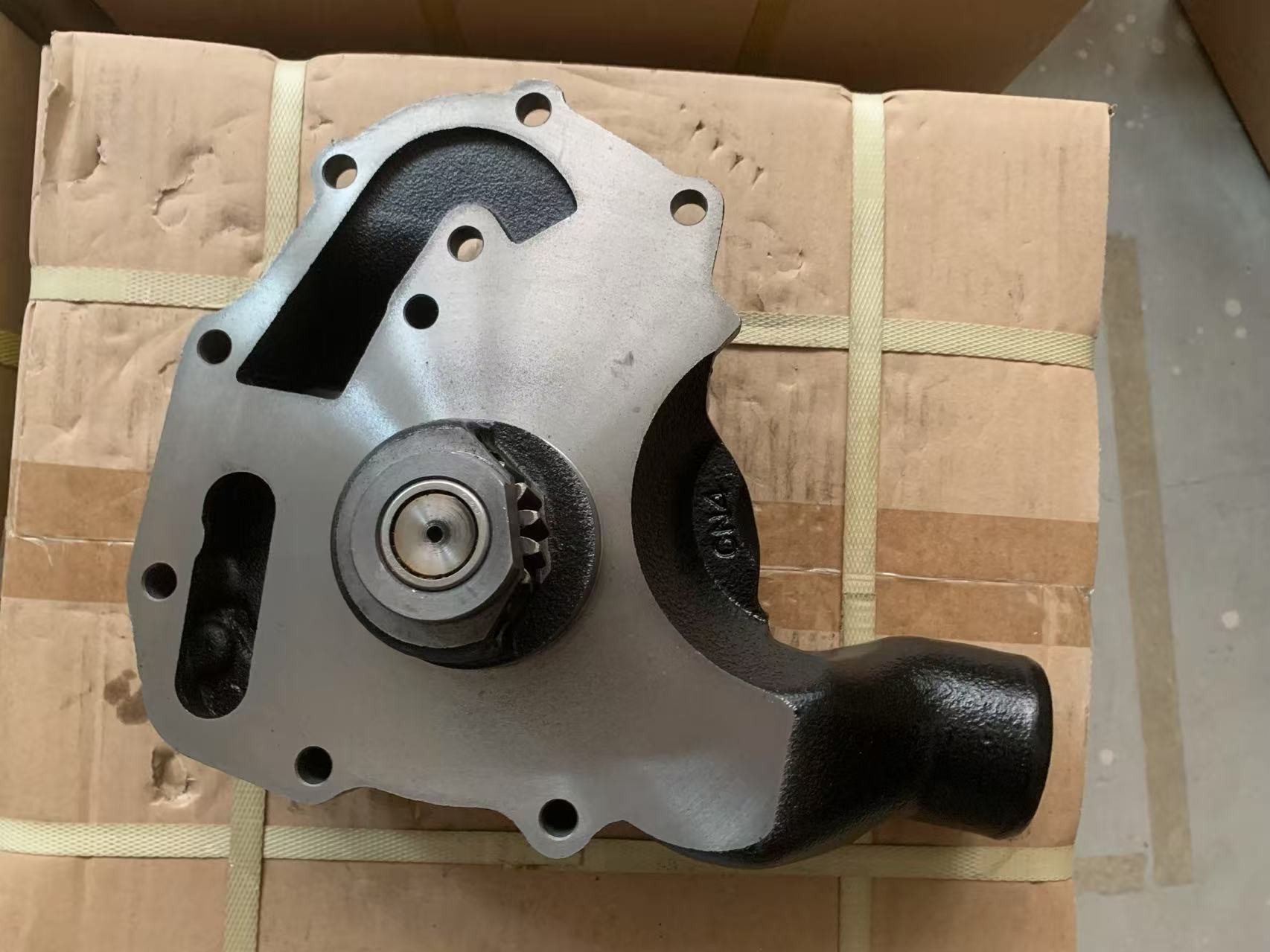 4BB1 5136100272 5136101511 5136100090 Water Pump For ISUZU 4BA1 4BB1 4B31 Engine