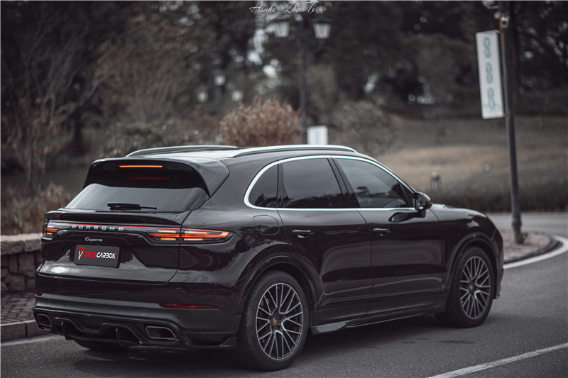 Auto Parts for Porsche Cayenne Fiber Body Kit Cayenne Carbon Fiber Front Spreader Spoiler