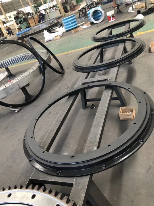 Hot sale stable factory price slewing ring bearing for granulator manufacturer and heavy equipment