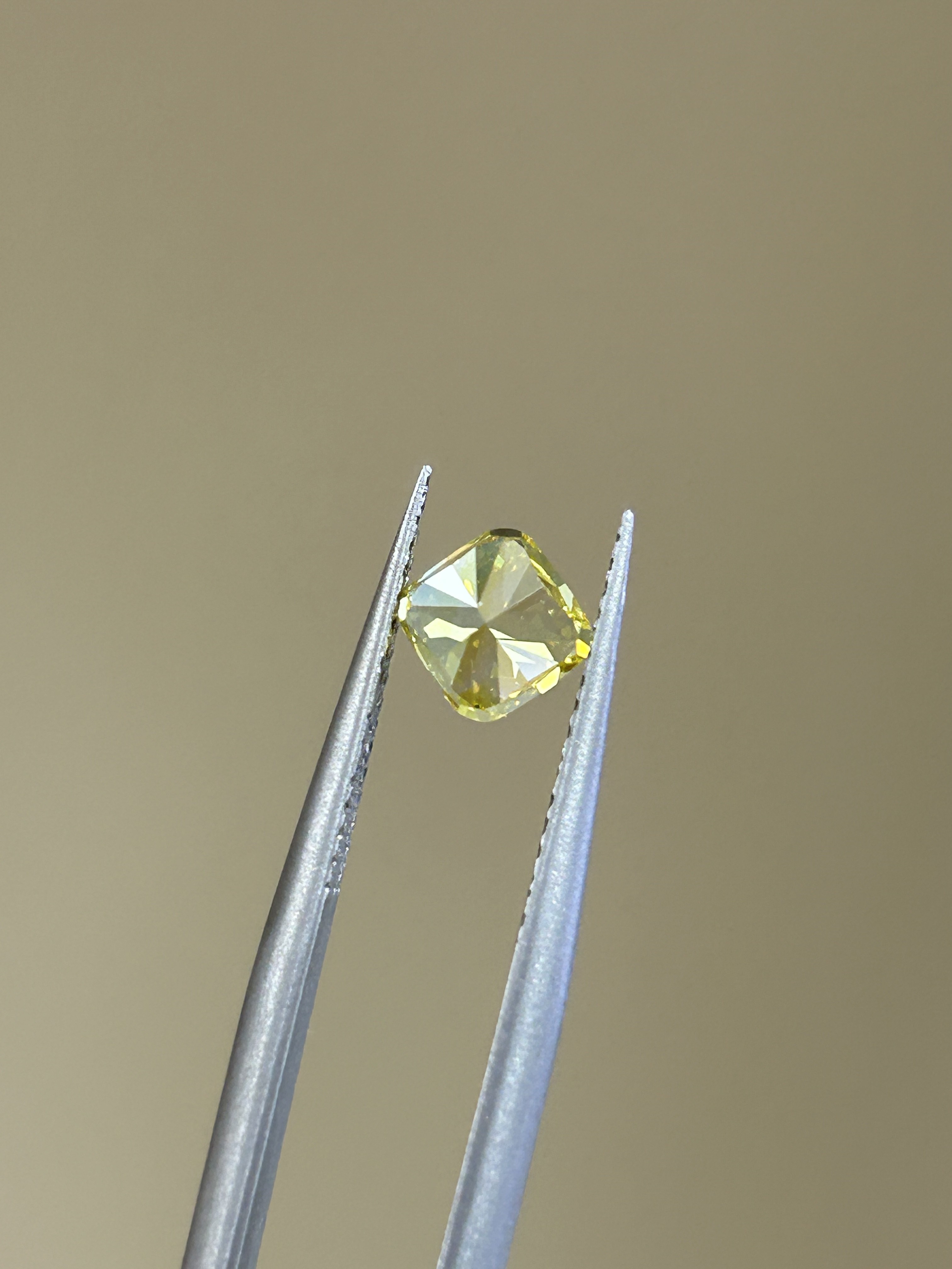 Cushion Lab Grown Diamonds IGI Certified Diamonds Lab Created Yellow Diamonds HPHT