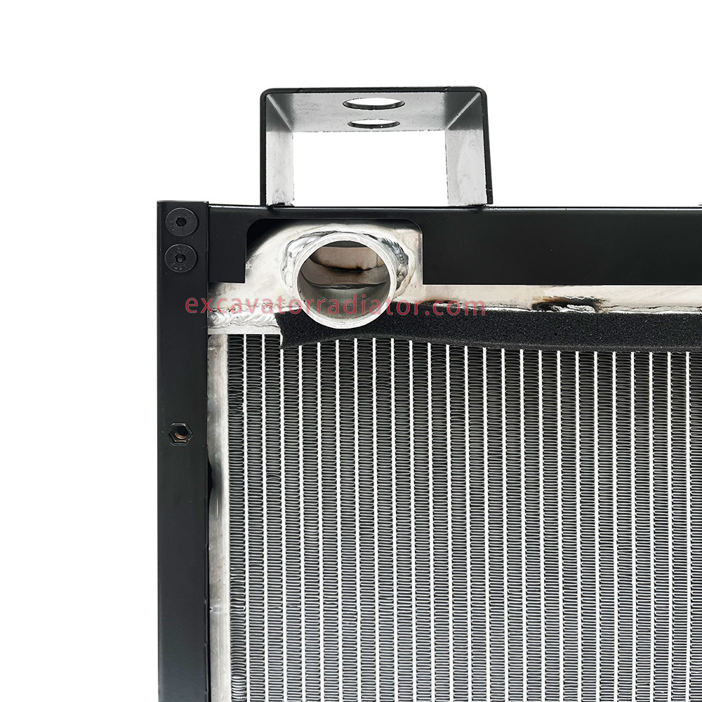 1301-00368 Yutong Bus Radiator Aluminum Material Silver Color