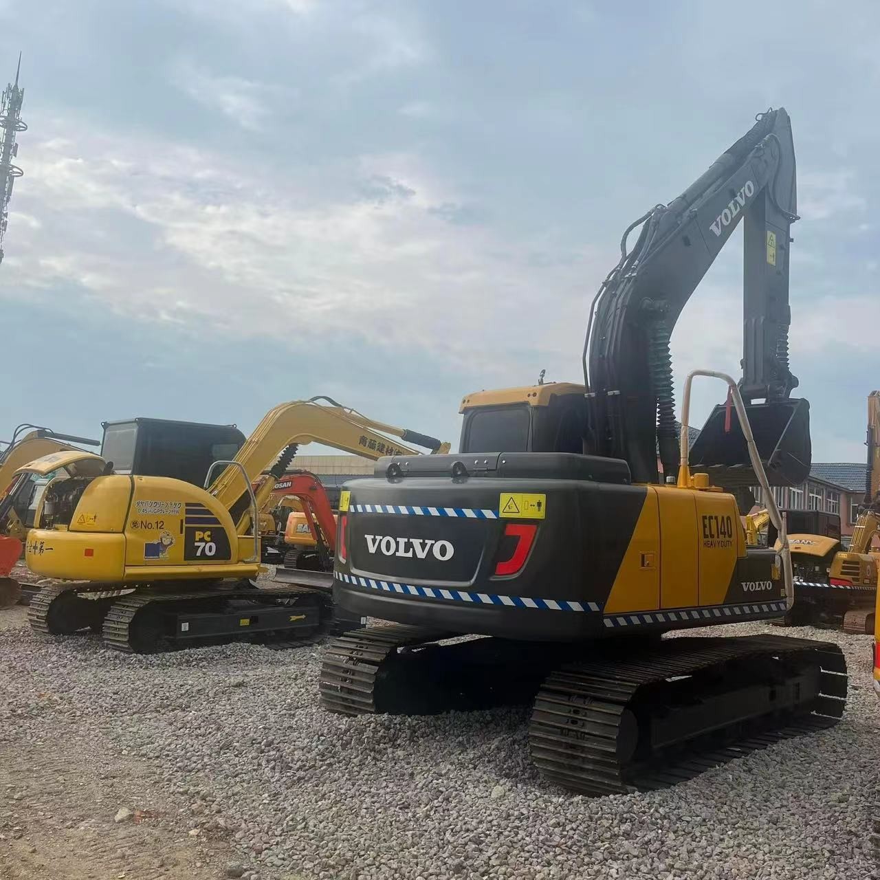 Used VOLVO EC140 CRAWLER EXCAVATOR