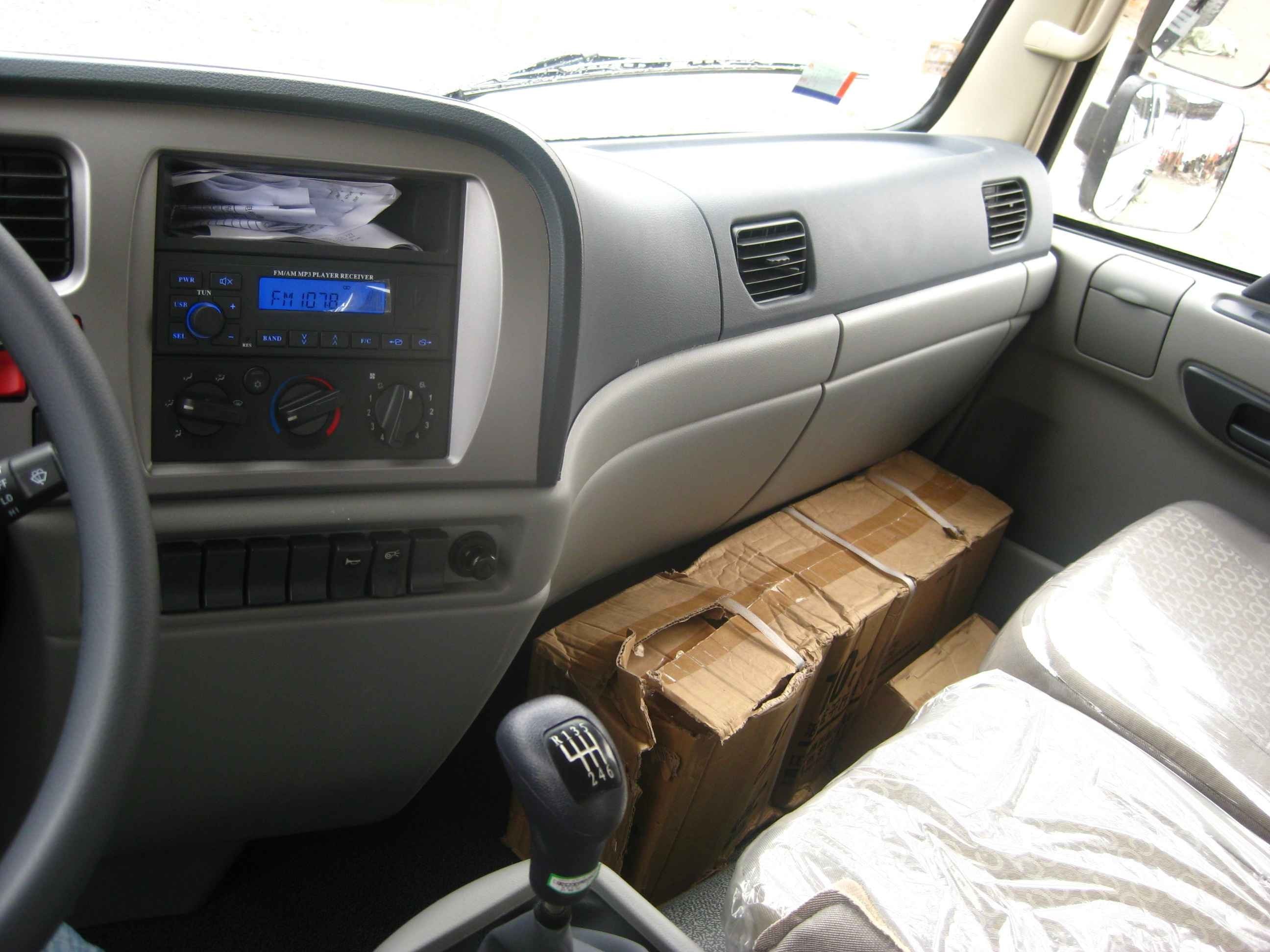 10Ton Tipper Cargo Truck Cummins Diesel Engine Manual Transmission and Left Steering