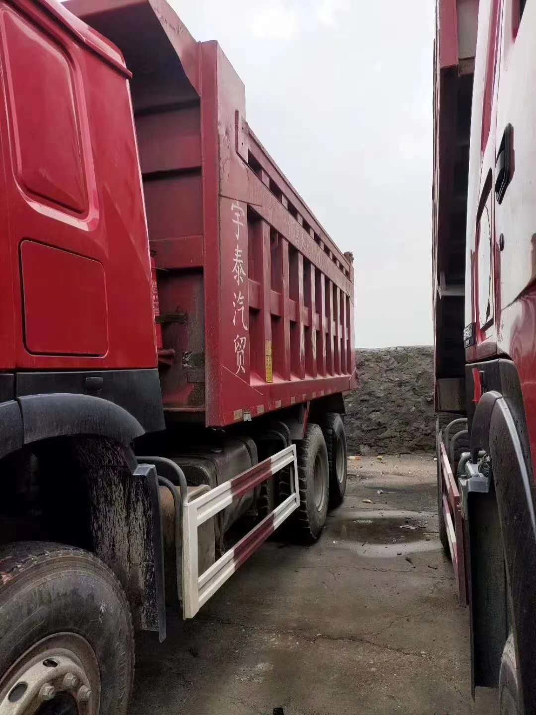 400L 6 Cylinders Howo Diesel 375HP Used Dump Truck