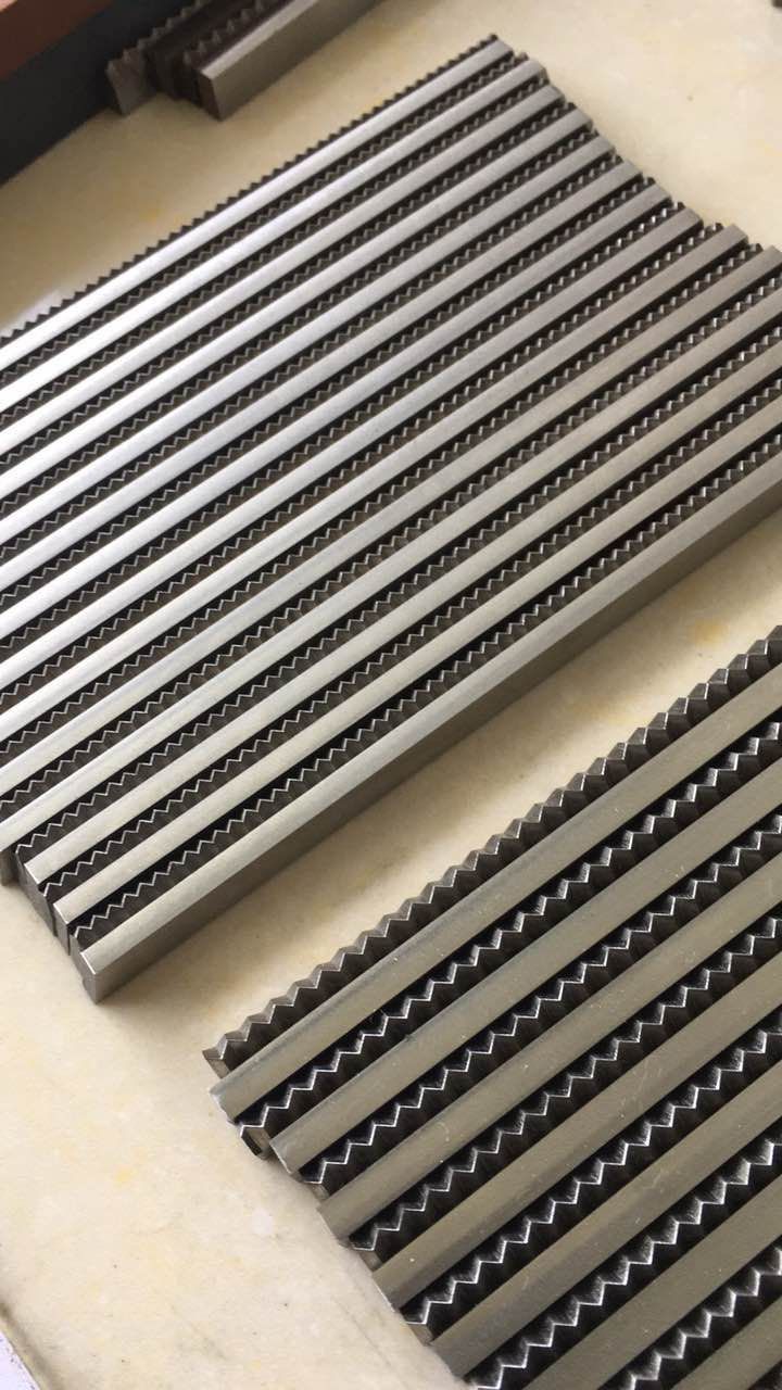 Packing Machinery Zig Zag Blade Cutomized Size For Wrapping Machines