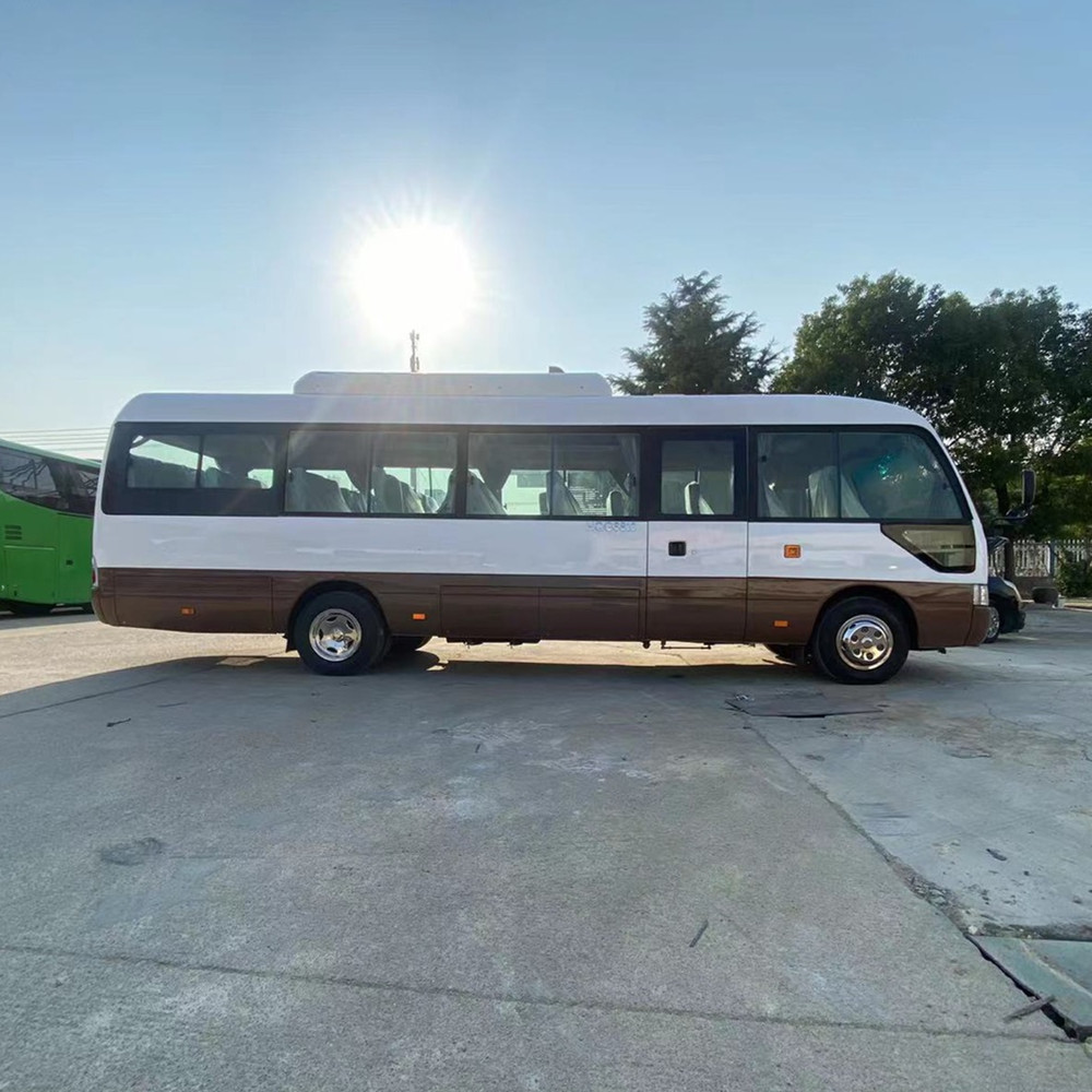 Tourist Luxury Bus with Euro 3 Emission Standard 30 Seaters Toyota Coaster Bus