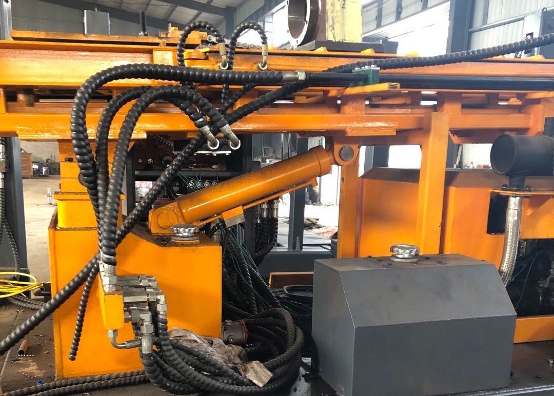 Mobile ST 300 Meters Large TUV Rotary Head Drilling Rig Equipment