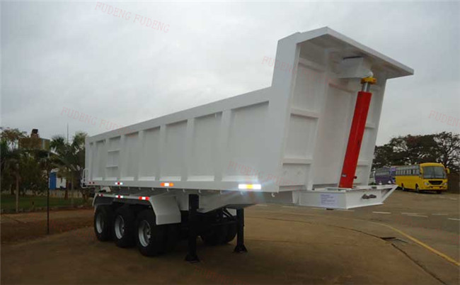 Three Axles Rear Dump Semi Trailers , Hydraulic Tipping Tractor Trailer