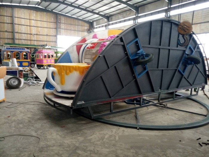 Indoor / Outdoor Teacup Amusement Ride With Under Base And Transmission System