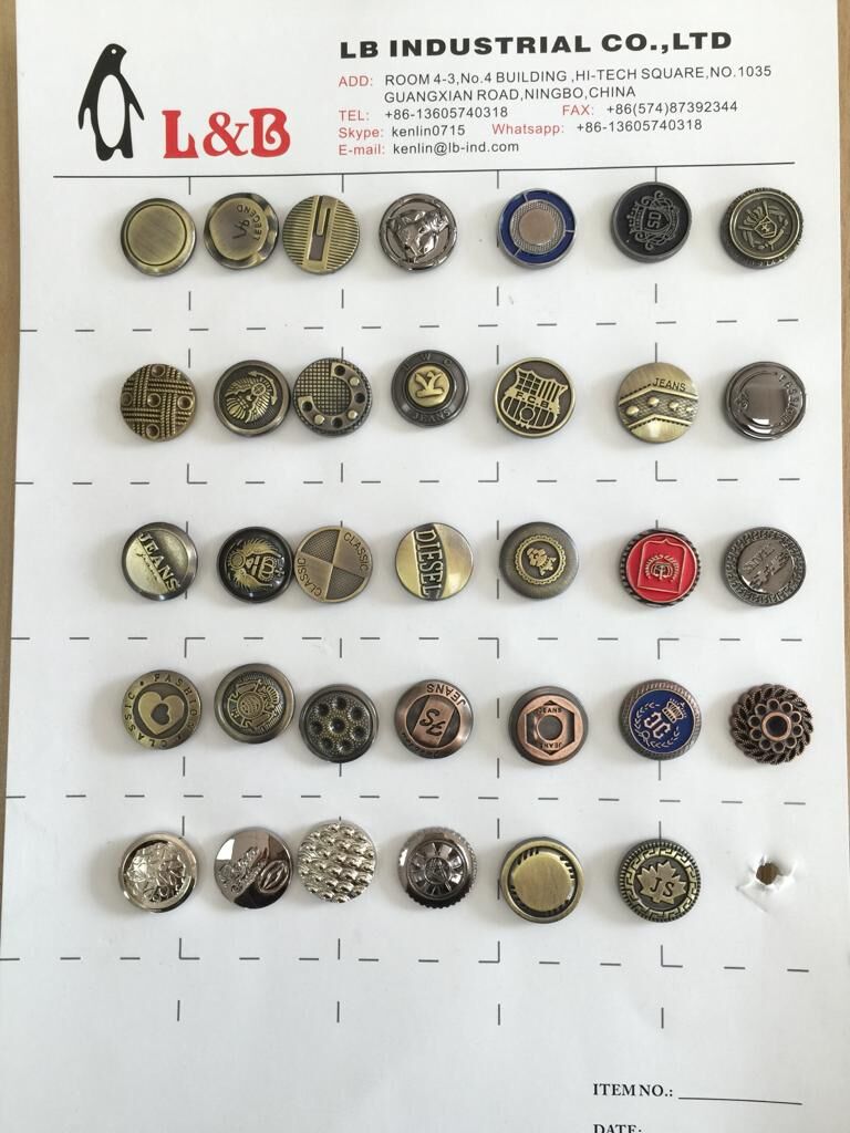 Custom Manfactur Low MOQ 14L Lettering White Ivory Resin Jeans Shirt Round Button For Clothes Resin Button 4 holes