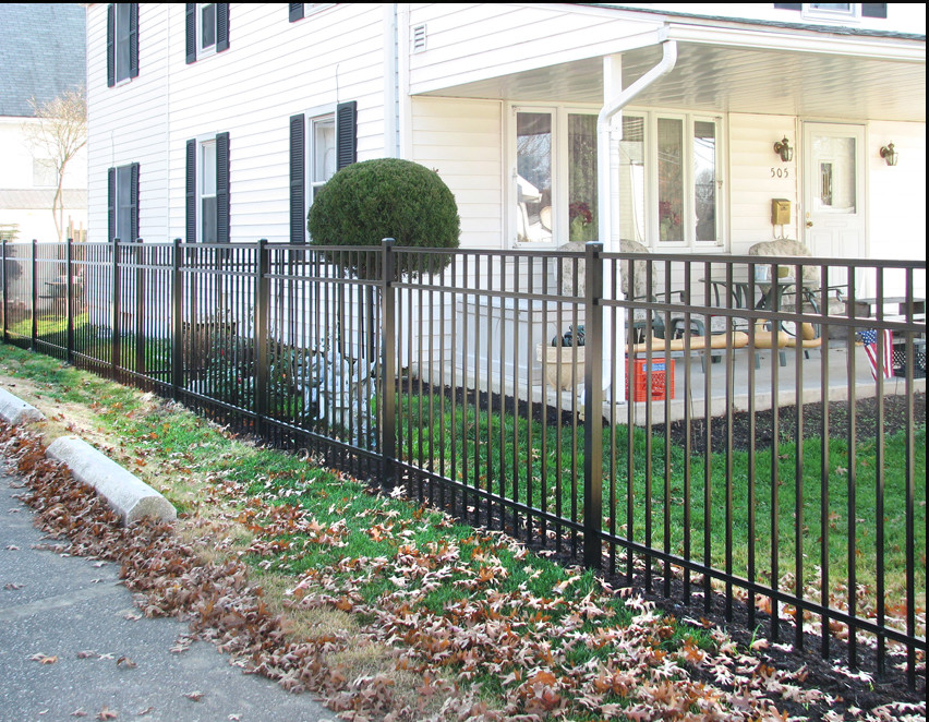Rustproof 210cm Tall Decorative Metal Fencing Panels With 2mm Thickness Tube
