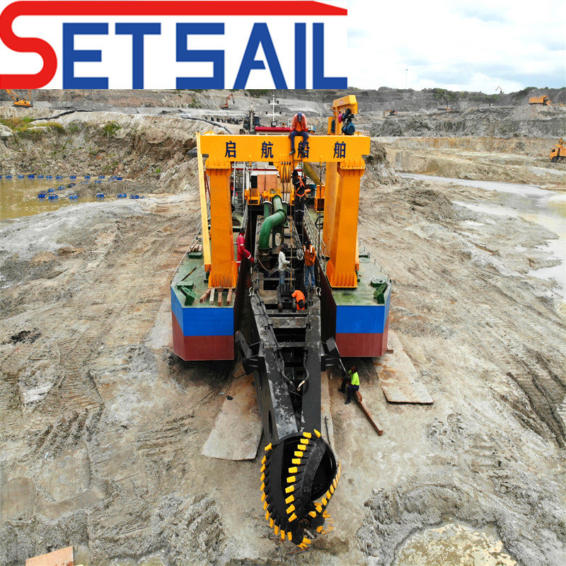 Diesle Engine Hydraulic Control 32inch Cutter Suction Dredger for Sale